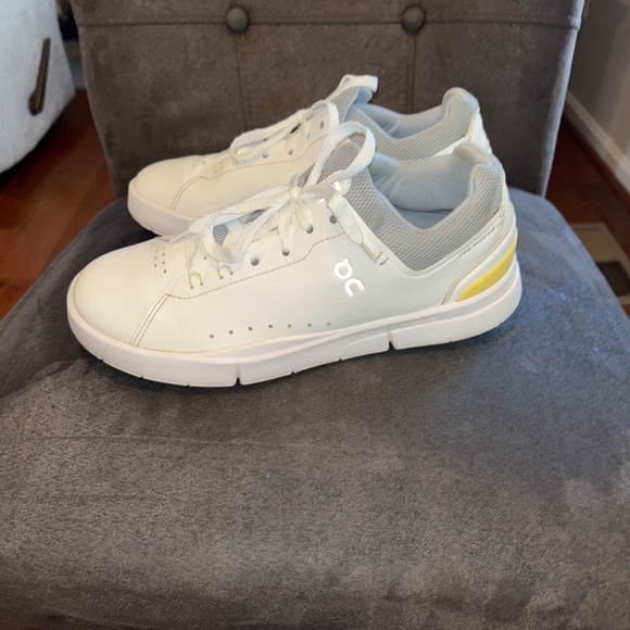 Women’s On The  Roger Advantage Trainer Tennis Sneakers Size 7.5 - Picture 4 of 6